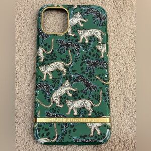 Richmond & Finch Green Leopard Print iPhone 11 Pro Max Case Excellent Condition